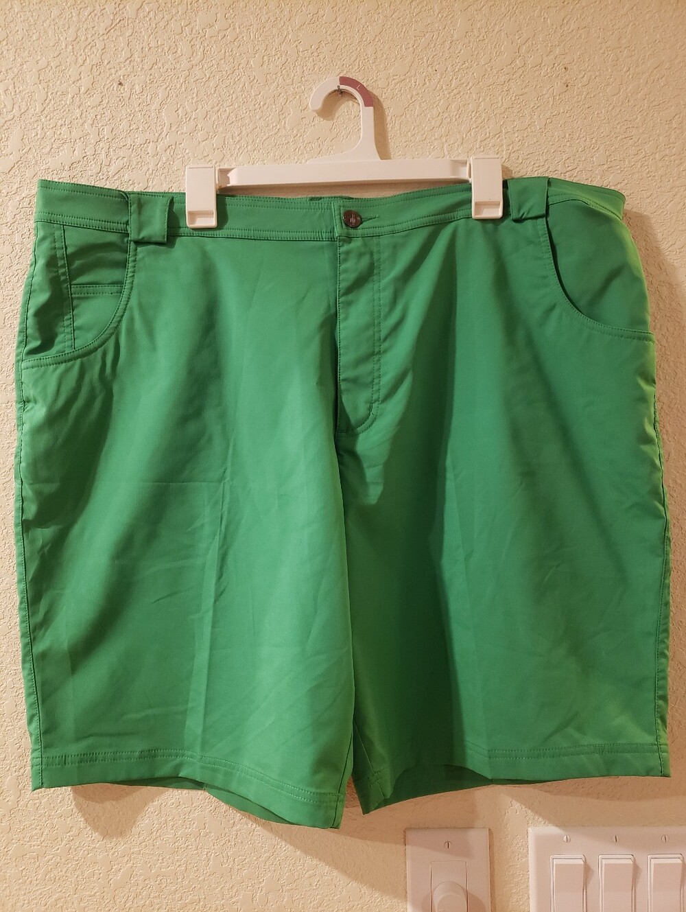 Straight Down Men's Green Golf Shorts